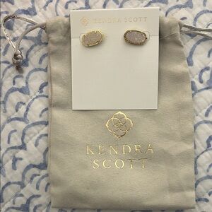 Kendra Scott Ellie Gold Stud Earrings